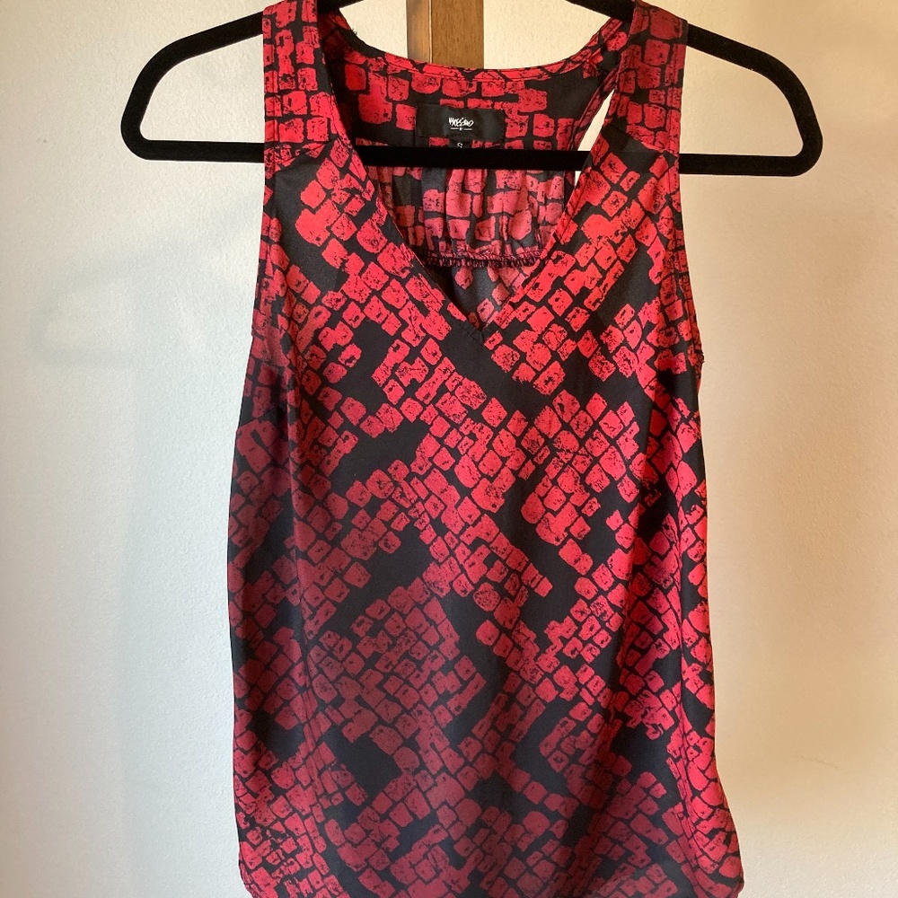 Sleeveless blouse racer back ombré red